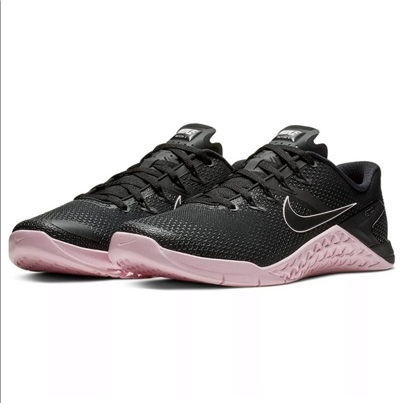 nike metcon black and pink